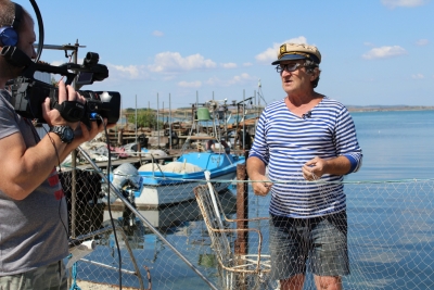 Рибари показват как се мерметосват мрежи в кратки видео уроци