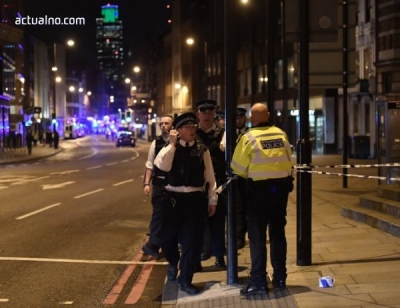 Тероризъм в Лондон: Ван гази хора, нападатели колят наред