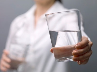 Осем причини да пиете вода след събуждане