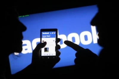 Facebook търгува с емоциите на потребителите