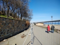 Укрепването на подпорната стена до крайбрежната алея може да се случи тази година 