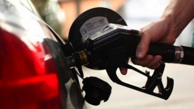 Бензинът и дизелът поскъпнаха рекордно само за месец