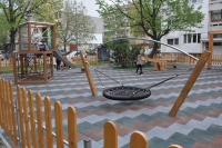Общината възстанови повредени съоръжения на детска площадка след опит за кражба