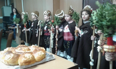 Коледарчета пяха за здраве и берекет в МВР Бургас 
