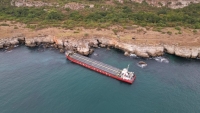 Спряха разтоварването на кораба „Vera Su“ заради замърсяване и започна изтеглянето му 