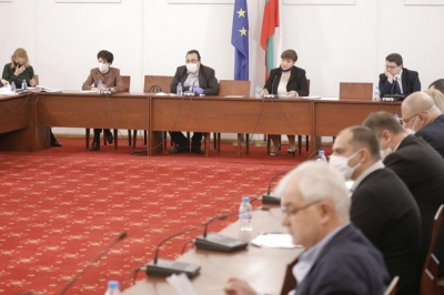 Правната комисия отхвърли ветото на Радев за кариерните бонуси във ВСС