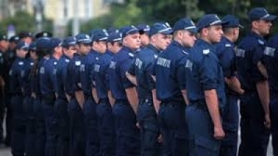 Полицаи излизат на протест в различни градове на страната