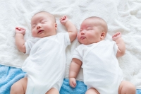 Китайка роди близначета от различни бащи