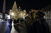 Запалиха светлините на папската елха за Коледа на площад „Свети Петър“