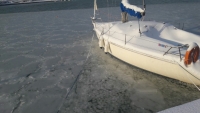 Морето замръзна, корабът „Анастасия" се превърна в ледена скулптура