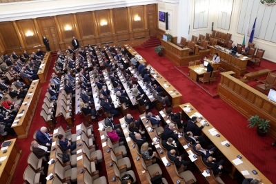 Депутатите решават ще се удължи ли извънредното положение до 13 май