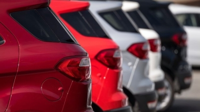 Продажбите на нови автомобили в ЕС се сринаха за втори пореден месец от началото на годината