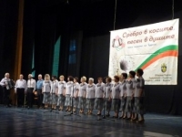 1100 изпълнители ще участват в осмия национален фестивал „Сребро в косите, песен в душите“ 