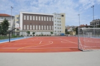 Обновените училищни дворове могат да се ползват за любителски спорт