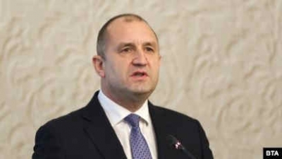 Румен Радев започва консултации за промени в Конституцията 