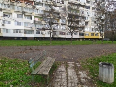 Общината ще превърне запустял терен в „Славейков“ в хубав малък парк 