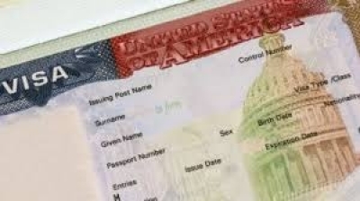 Валидността на таксата за US виза се удължава до края на 2021 г.