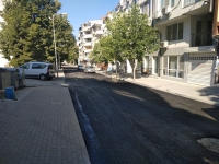 С нов асфалт и тротоари вече е голяма част от ул. „Македония“ 