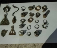 Гранични полицаи от ГПУ-Рудозем откриха над 150 антични предмета, притежавани незаконно от местен жител
