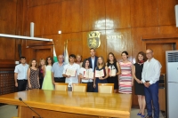 Димитър Николов връчи национални дипломи на бургаски отличници