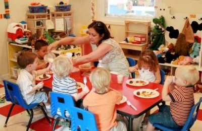 Родители се оплакват от лоша закуска в училищата