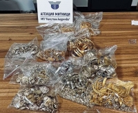 Контрабандни златни и сребърни изделия за над 70 000 лева задържаха митническите служители на МП Капитан Андреево