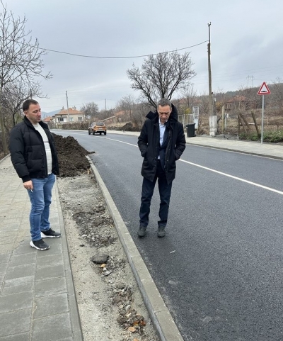 Община Бургас ремонтира важен път, свързващ множество населени места