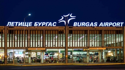 Сигнали за бомби и на летищата във Варна и Бургас  