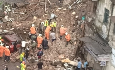 Шестима загинаха при срутване на сграда в Мумбай