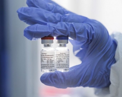 Ваксините срещу COVID-19 не били тествани върху рисковите групи  