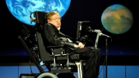 Стивън Хокинг: Време е да излезем в Космоса