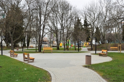 Общината благоустрои голяма част от парк „Света Троица“