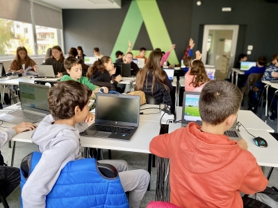 Училищна Телерик Академия отвори приема за безплатни обучения в Бургас по ИТ за 2023/2024 учебна година