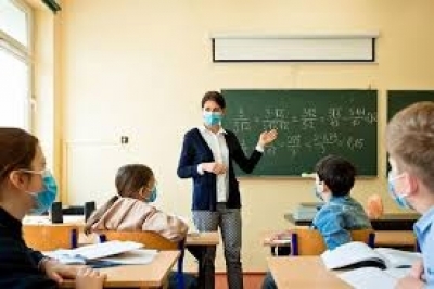 Министър Ангелов: Учебната година ще започне без задължителните медицински бележки за учениците