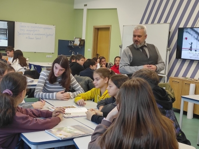 Коледен урок в ОУ „Братя Миладинови“ изнесе зам.- кметът Михаил Ненов по случай 99-ата годишнина на училището 