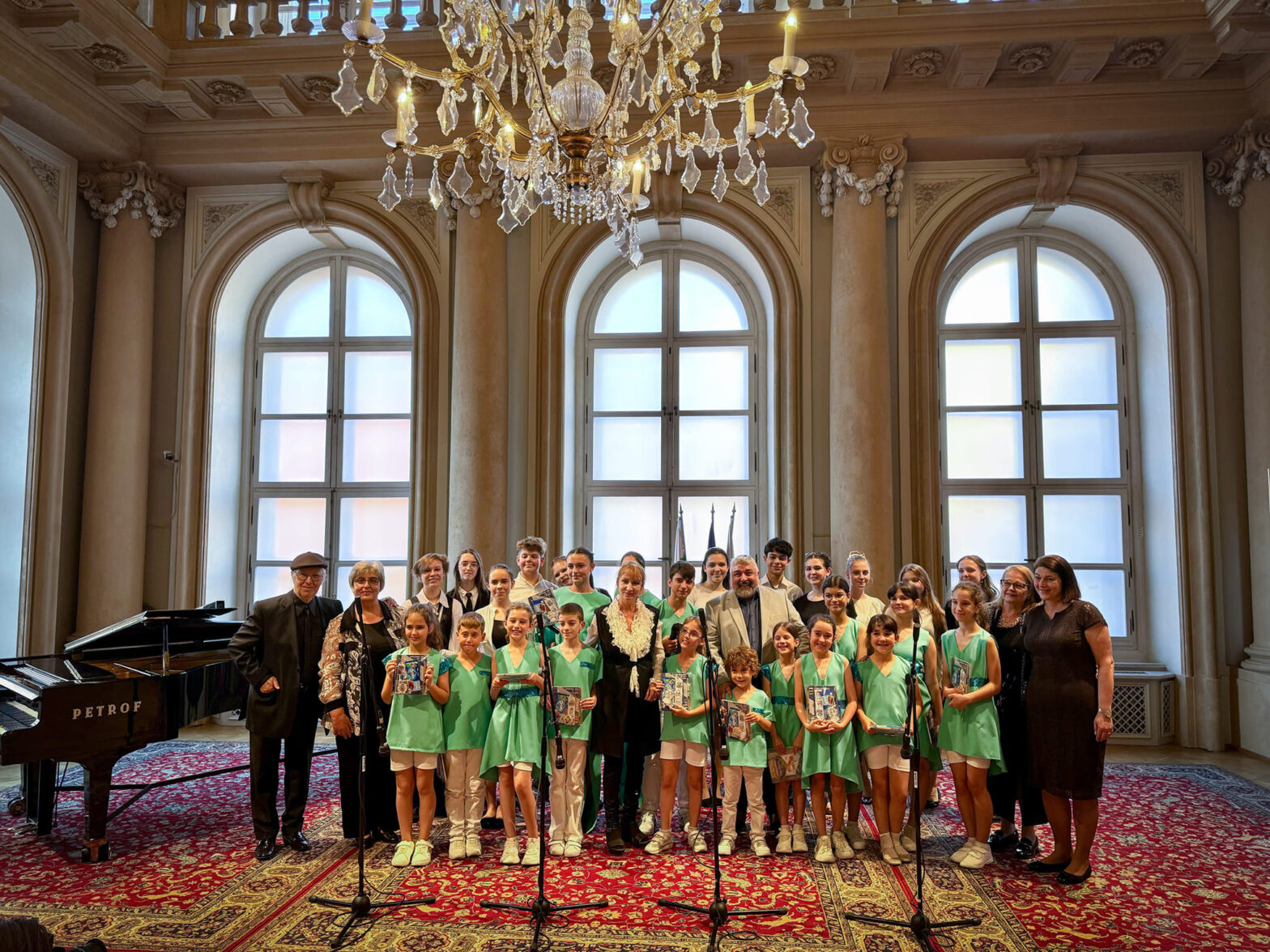 Прекрасните песни от албума “Изгревчета с песните на Стефан Диомов“ вече се пеят не само в България, но и в сърцето на Европа – Братислава