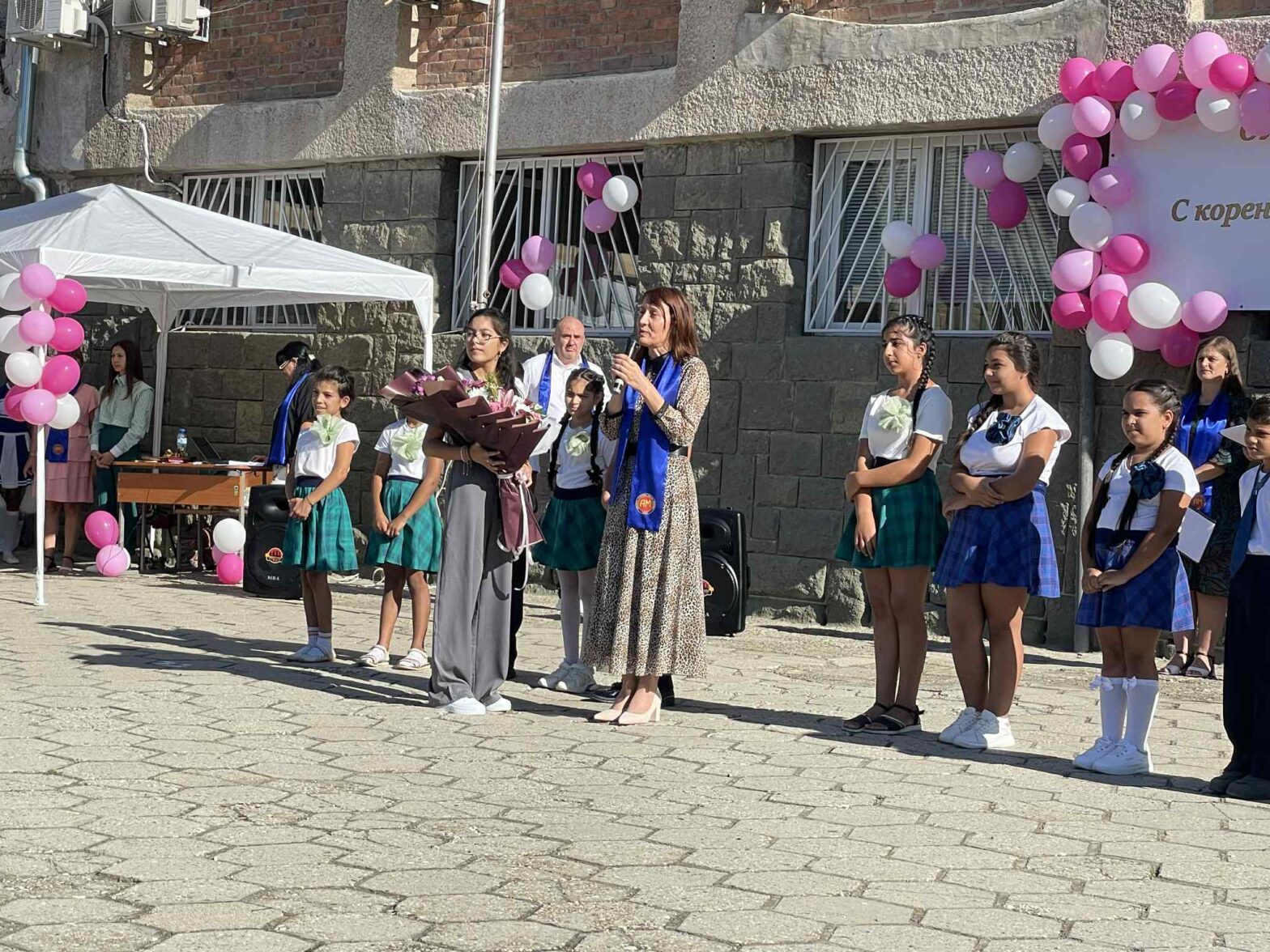 С празнична церемония бе открита новата учебна година в ОУ “Атанас Манчев”, град Айтос.