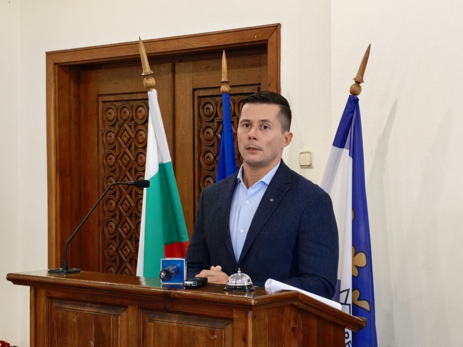 Общинският съвет в Царево гласува и одобри предложението на кмета Марин Киров за продажба на общински имот на инвеститор, който ще изгради модерна болница с капацитет от 60 легла и персонал от около 40 лекари и медицински сестри.