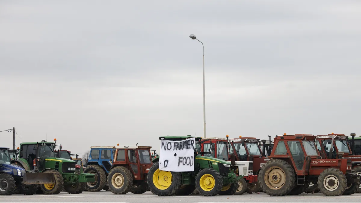 Гръцките фермери отново блокираха Кулата - Промахон