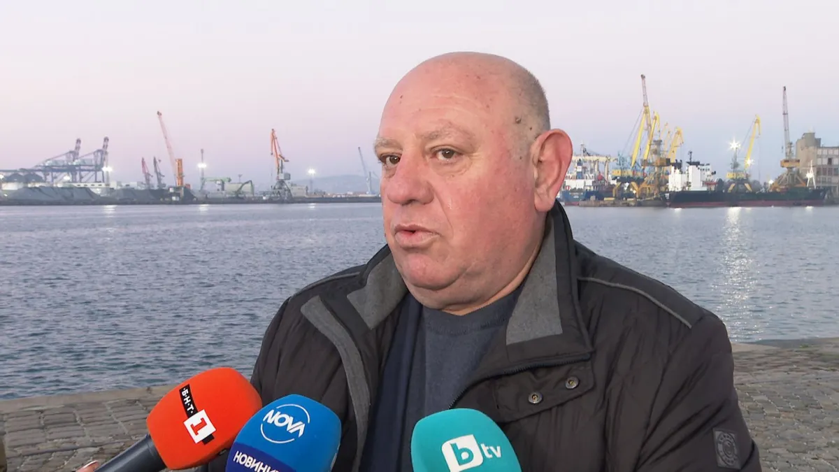 Танкерът "Кайрос" остава на котва и под контрол в Бургаския залив