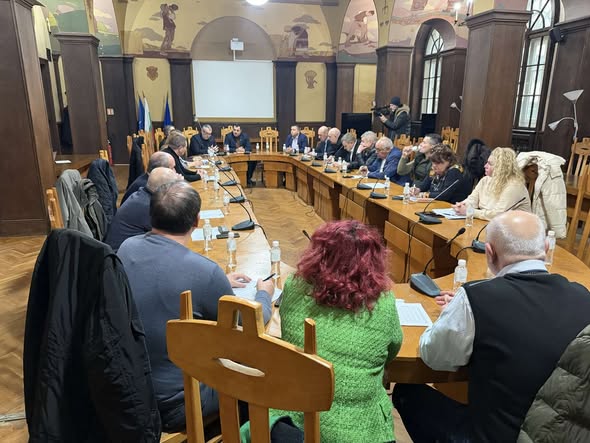 На 3 февруари 2026 г. учениците в област Бургас се връщат присъствено в класните стаи