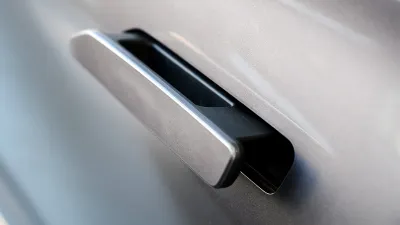 Китай ще забрани скритите дръжки на вратите на автомобили