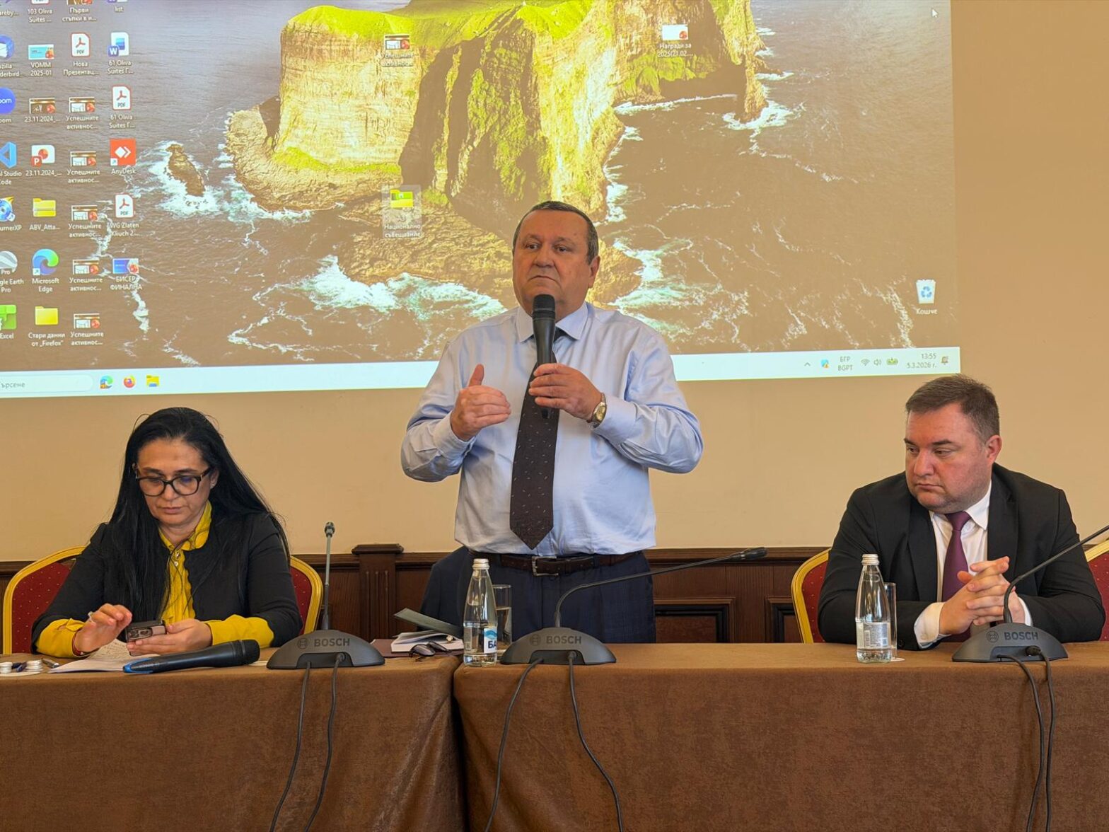 Министър Адемов: От 1 юли пенсиите се увеличават със 7,8%