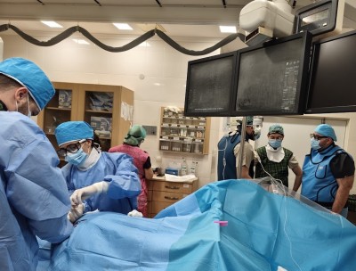 За първи път в Бургас – съдови хирурзи от УМБАЛ използваха безвреден газ вместо йоден контраст