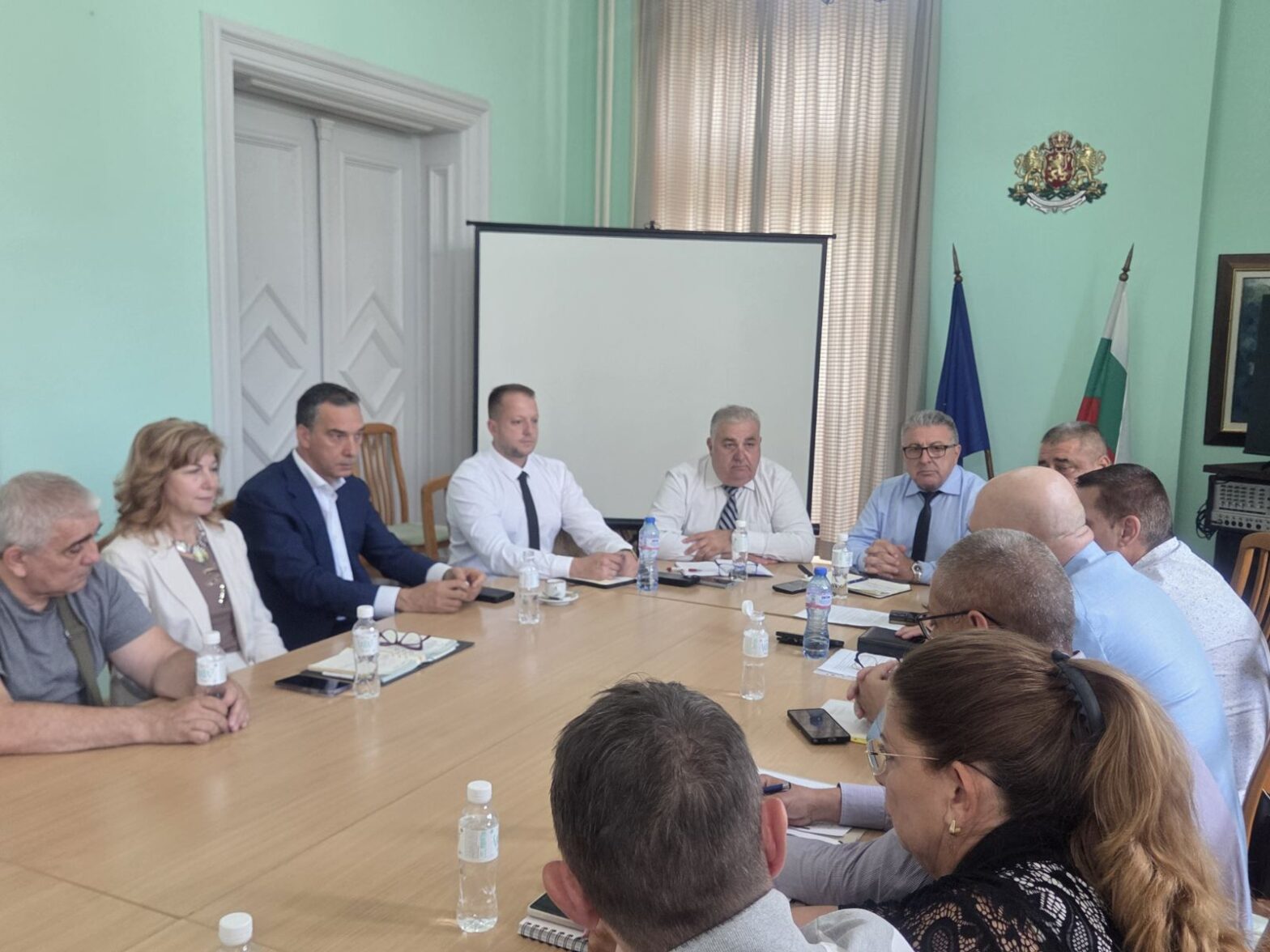 Областният управител на Бургас проведе срещи с протестиращи граждани