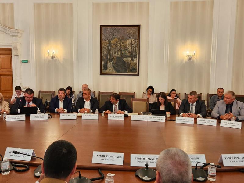 Над 1 млрд. лв. са неразплатените дейности на АПИ за поддръжка и ремонт на пътища към края на миналата година
